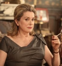 Į kino teatrus sugrįžta Prancūzijos legendos C.Deneuve ir G.Depardieu