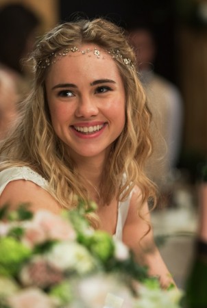 „Burberry“ gražuolės Suki Waterhouse debiutas Holivude sulaukė kino žinovų komp...