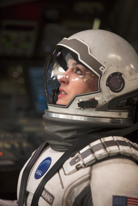 Anne Hathaway: „Apsivilkusi skafandrą „Tarp žvaigždžių“ filmavimo aikštelėje jaučiausi kaip vaikas per Heloviną!“