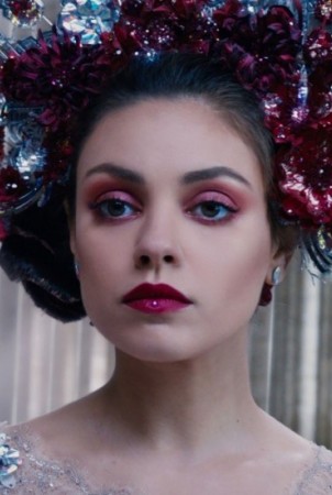 Mila Kunis per filmo „Jupiterė. Pabudimas“ premjerą Holivude pirmąsyk po dukros...