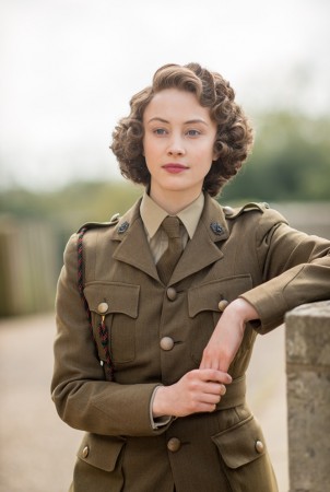 Princesę Elizabeth filme „Naktis be karūnos“ įkūnijusi kanadietė Sarah Gadon – ...