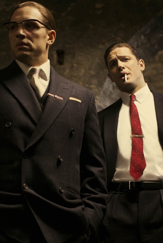 Tomas Hardy kriminaliniame trileryje „Legenda“ apie Londono gangsterius pasirodys dviejuose asmenyse