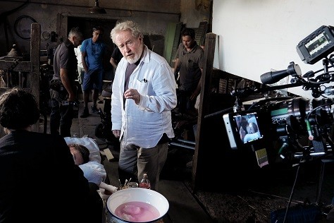 Prieš pat Ridley Scotto trilerio „Visi pasaulio pinigai“ premjerą – beprecedentis kino pasaulyje įvykis