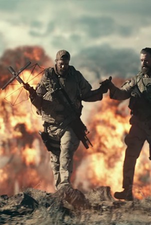Veiksmo filme „12 stipriausių“ Ch. Hemsworthui teko vaidinti kartu su žmona: re...