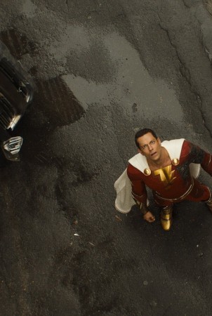Antrojoje „Shazam!“ dalyje daug dėmesio skirta veiksmo scenoms: žiūrovą nustebi...
