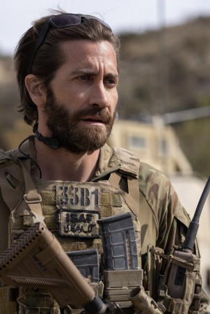 Naujame Guy Ritchie filme „Tvirtas užnugaris“ suvaidinęs Jake’as Gyllenhaalas: ...