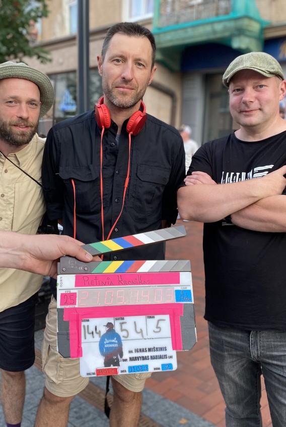 Filmo „Pietinia kronikas“ režisierius Ignas Miškinis: ši istorija - kur kas daugiau nei tik komiškas grįžimas į laukinius 90-uosius