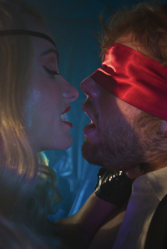 O.Wilde nusifilmavo N-18 filme „Noriu tik sekso“: BDSM scenoms galiojo neįprastas saugumo protokolas